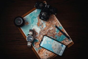 The Do’s and Don’ts of Phone Use During Travel