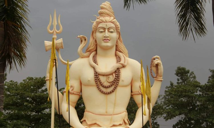 How is Lord Shiva perceived and worshipped by Hindus in modern times?